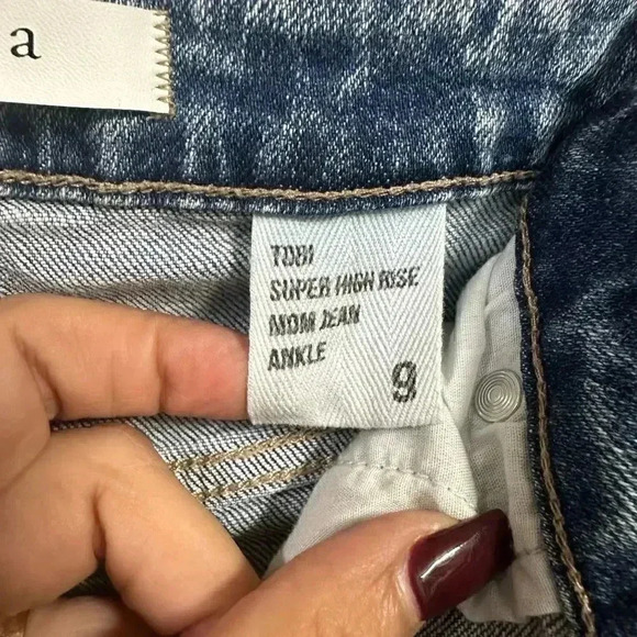Eunina Distressed Super High Rise Mom Ankle Jeans size 9 - Picture 3 of 6